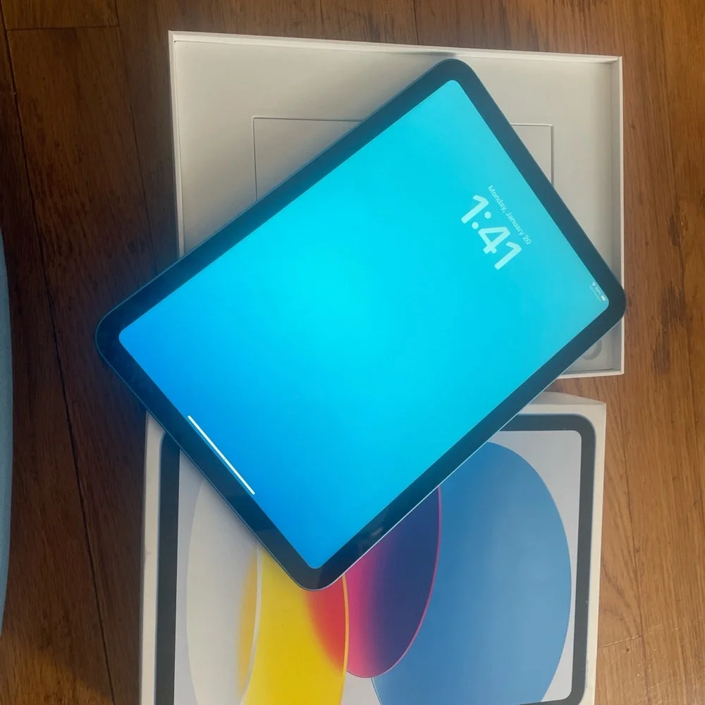 Apple Blue iPad with Charger and Cable - Picture 2 of 5